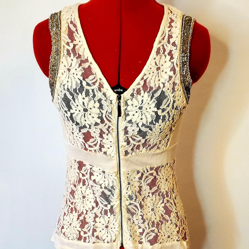 BKE (Buckle) Boutique White Lace Zip Up Tank Top